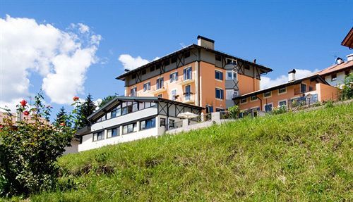 Aparthotel Residenza Bagni & Miramonti Cavalese Exterior foto